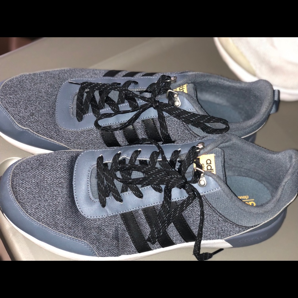 Adidas tenis shoes